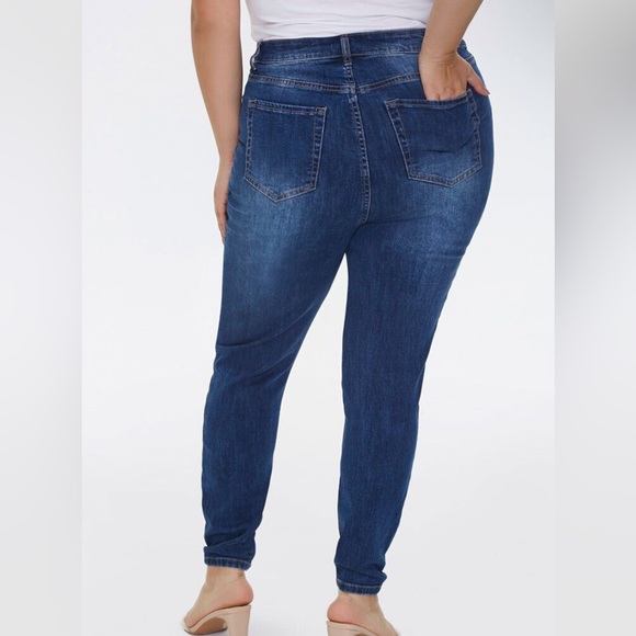 Plus Size High-Rise Skinny Jeans 👖 - Picture 6 of 13